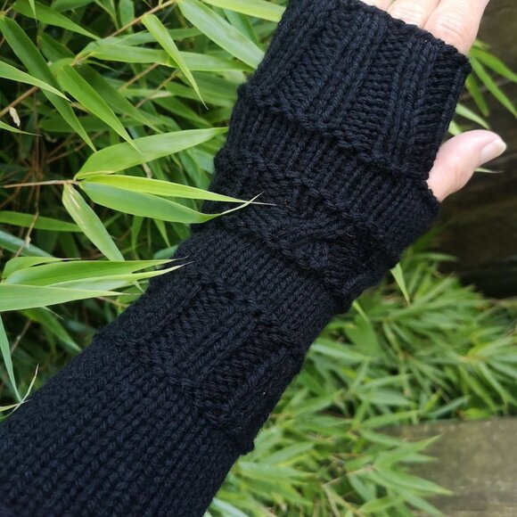 New Black Handknit Multipattern Fingerless Gloves Armwarmer Product of Canada - Picture 1 of 5